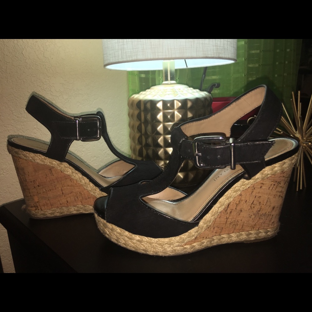 Antonio Melani Black wedges